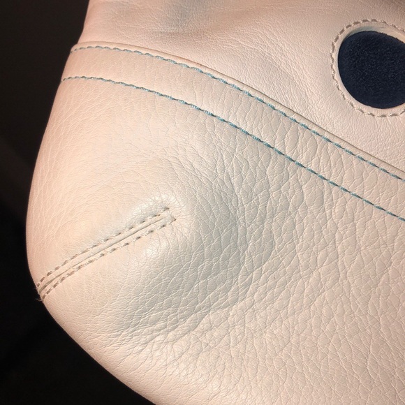 Coach - Picture 3 of 6